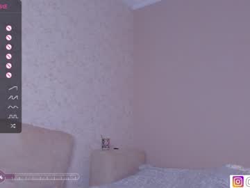 couple
        bzzzme cam image #2805623
