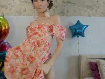 girl
        crystalnut cam image #3969975