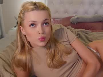 girl Cam Girls Masturbating With Dildos On Chaturbate with kellypeachpie