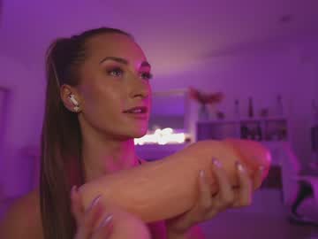 girl
        hannahjames710 cam image #2598190
