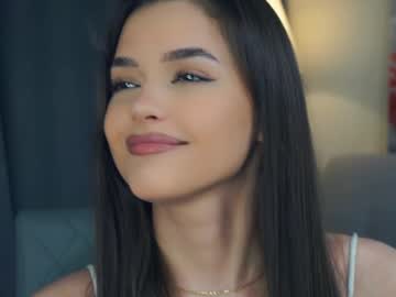 girl
        zarabeamer cam image #6783948