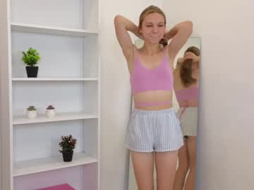 girl
        francesmontes cam image #2811540