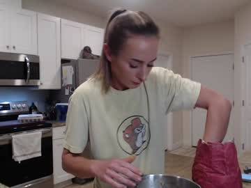 girl
        holihurricane cam image #5127424