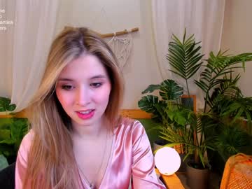 girl
        milablush cam image #354313