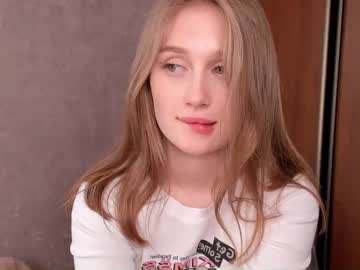 girl
        aiyanatrujillo cam image #3986625