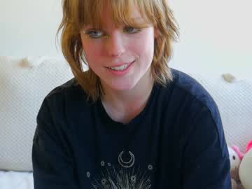 girl
        sisypheanlove cam image #1231458
