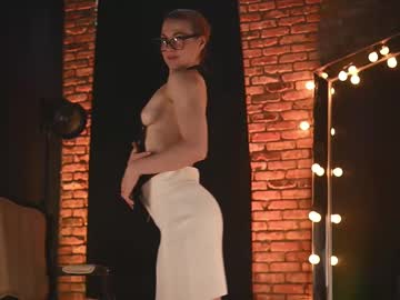 girl
        rocknrose cam image #6921647