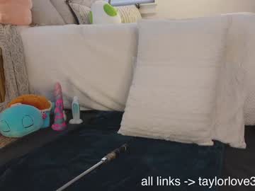 girl
        taylor_love_303 cam image #6324339
