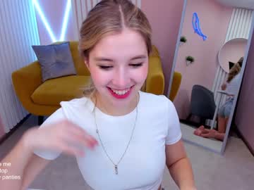 girl
        milablush cam image #237695