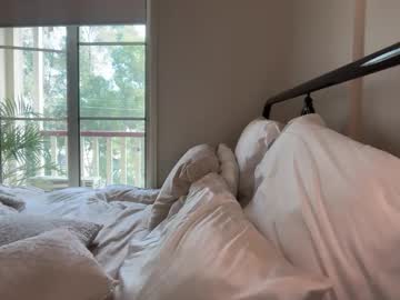 girl
        novamills cam image #6843376