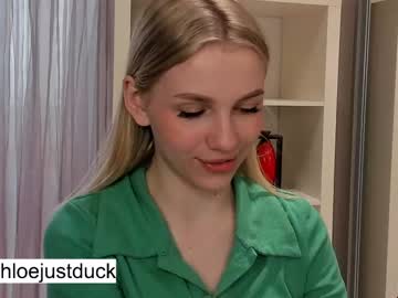 girl
        beverlyvega cam image #1191408