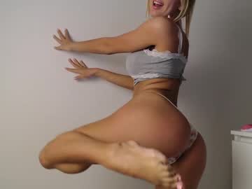 girl
        trixie_taylor cam image #3314728