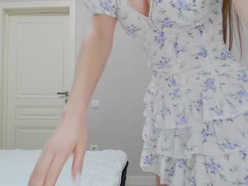 girl
        _hey_siri_ cam image #627126
