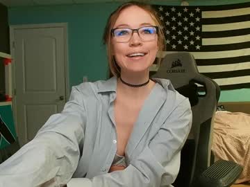 girl
        anabelleleigh cam image #6416485