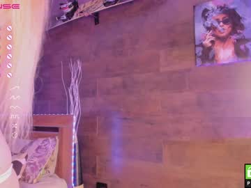girl
        yolandabertha cam image #1110321