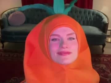 girl
        bigredcarrott cam image #1974958
