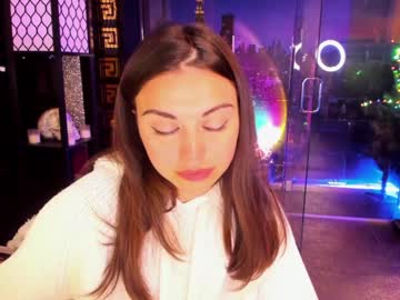 girl
        alma_pearl cam image #101472