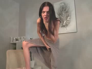 girl
        stacy_lees cam image #3490820