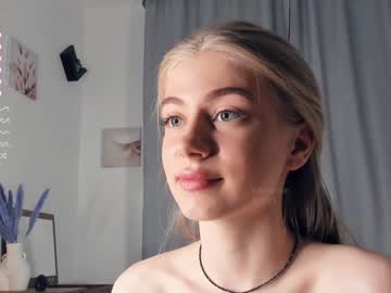 girl
        kateharrise cam image #2830231