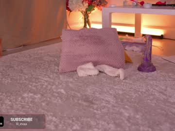 girl
        lil_eva cam image #1783641