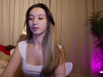 girl
        sarasuo cam image #6258482