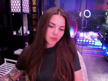 girl
        alma_pearl cam image #1825739