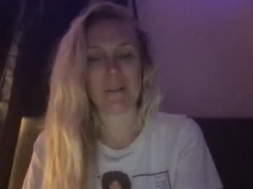 girl
        eveandtheforbiddenfruit cam image #3993945