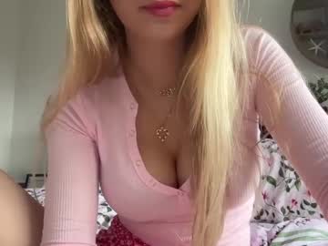 girl
        kittengirlxo cam image #6255503