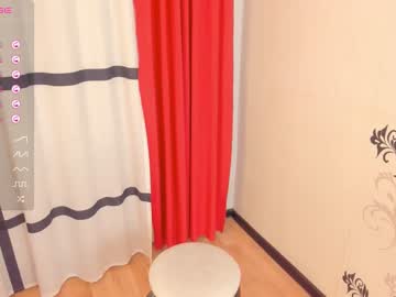girl
        mila_milka_ cam image #2273550