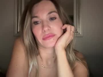 girl
        kellymaee cam image #6757220