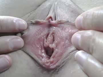 girl
        courtney_luv cam image #1641293
