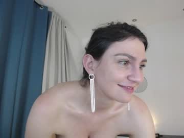 girl
        taralanes cam image #3213789