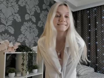 girl
        faithmark cam image #2585521