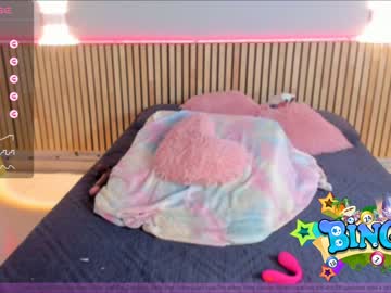 girl
        little_effy18 cam image #2318392