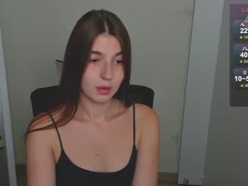 girl
        stacy_cy cam image #4870524