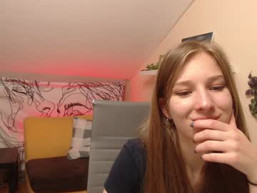 girl
        suziii_ cam image #1287633