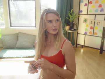 girl
        phoenix_taylor cam image #6403400