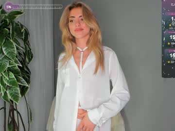girl
        bridgetborom cam image #4053167