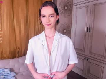 girl
        happiness_call cam image #1296407