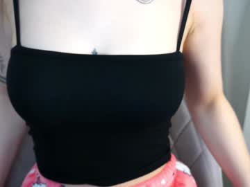girl
        merciabawden cam image #5799759
