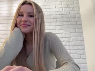 girl
        riley_ly cam image #1700723