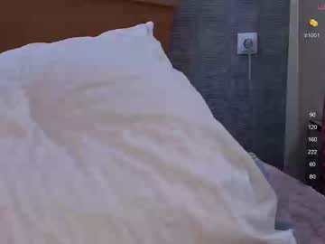 girl
        evasee cam image #6226413