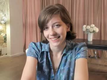 girl
        edlafollin cam image #6423407