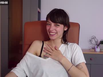 girl
        agelina_summer cam image #1777619