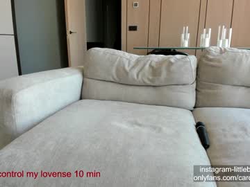 girl
        carolinaherera cam image #4188106