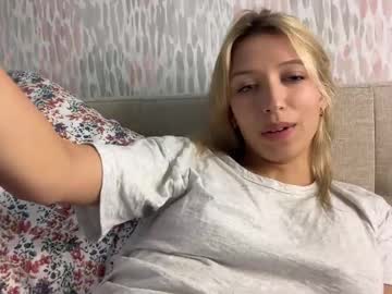 girl
        paigesylviaa cam image #5980479