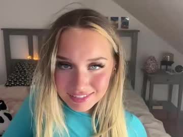 girl
        vicidreamm cam image #6425597