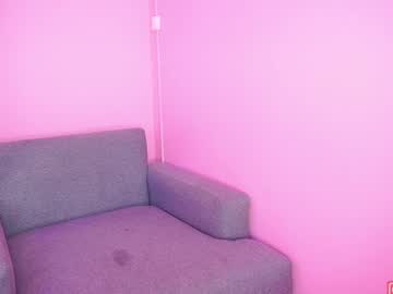 girl
        little_effy18_ cam image #6576975