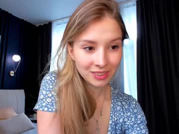 girl
        milablush cam image #1770421