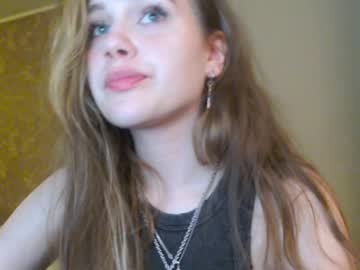 couple
        alyx1 cam image #3859113